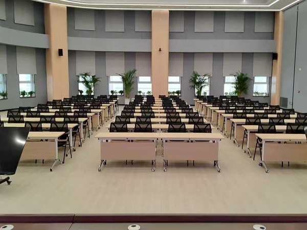 礼堂椅